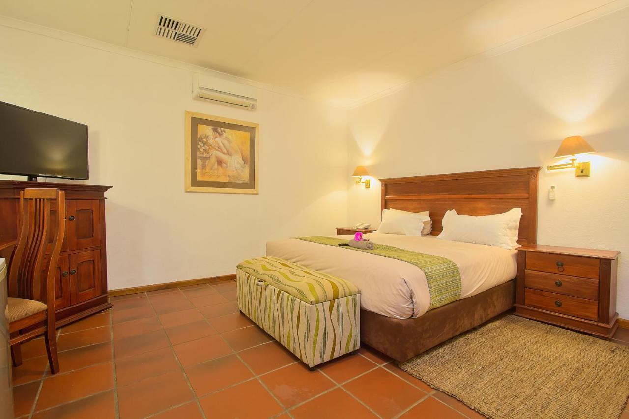 Tzaneen Country Lodge Экстерьер фото